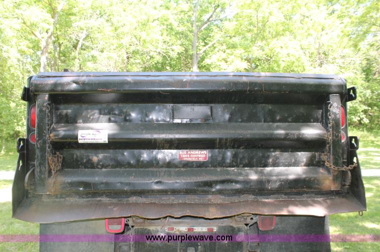 image for item C2513 2000 Ford F750 XL Super Duty single axle dump truck