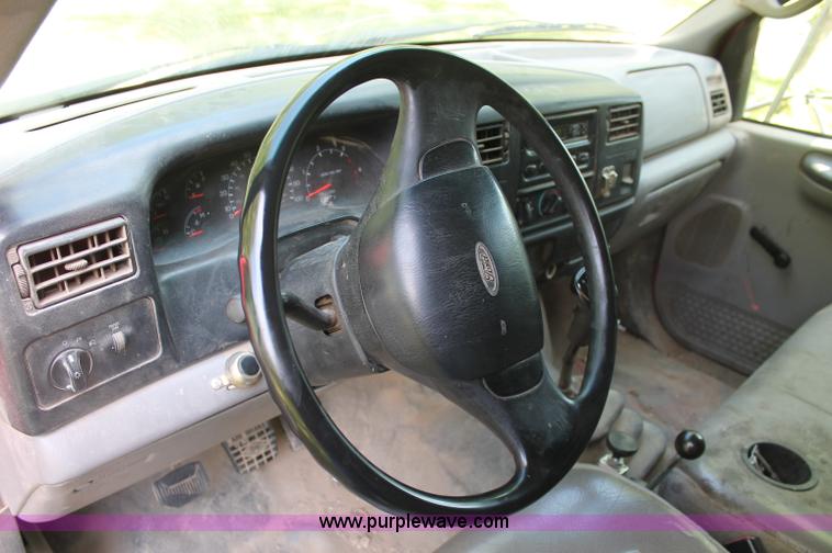 image for item C2513 2000 Ford F750 XL Super Duty single axle dump truck