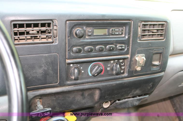 image for item C2513 2000 Ford F750 XL Super Duty single axle dump truck