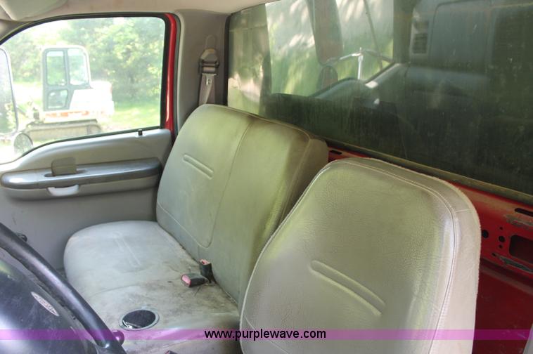 image for item C2513 2000 Ford F750 XL Super Duty single axle dump truck