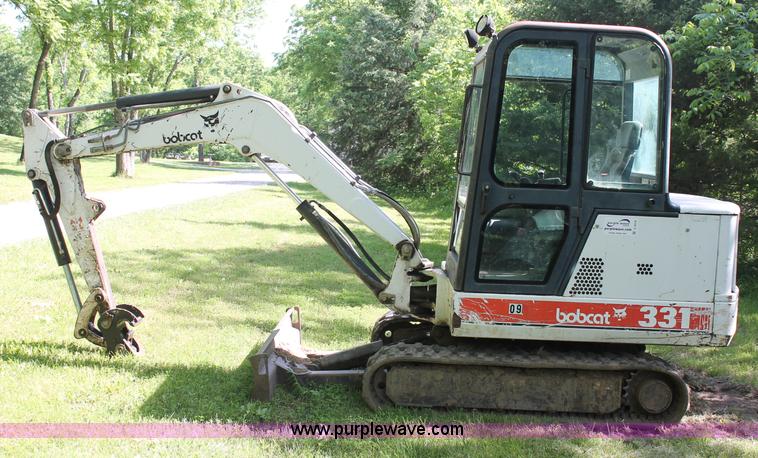 image for item C2514 2000 Bobcat 331C compact excavator