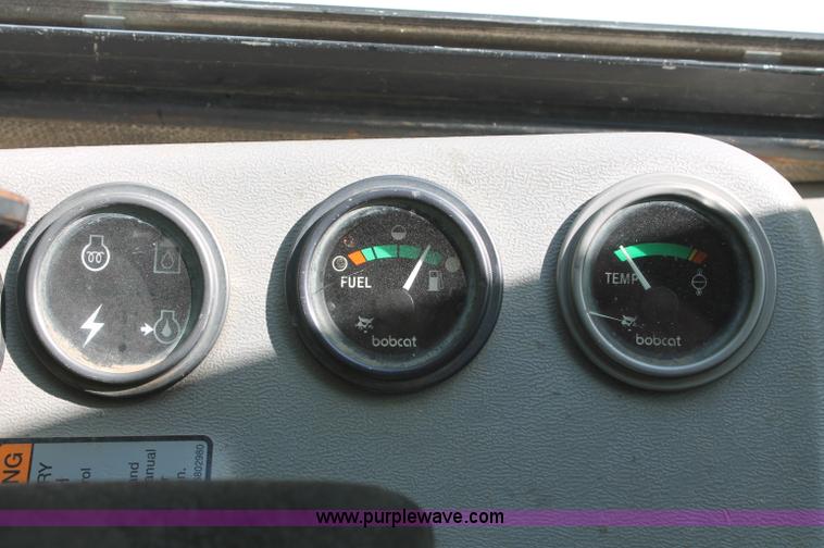 image for item C2514 2000 Bobcat 331C compact excavator