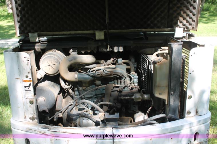 image for item C2514 2000 Bobcat 331C compact excavator