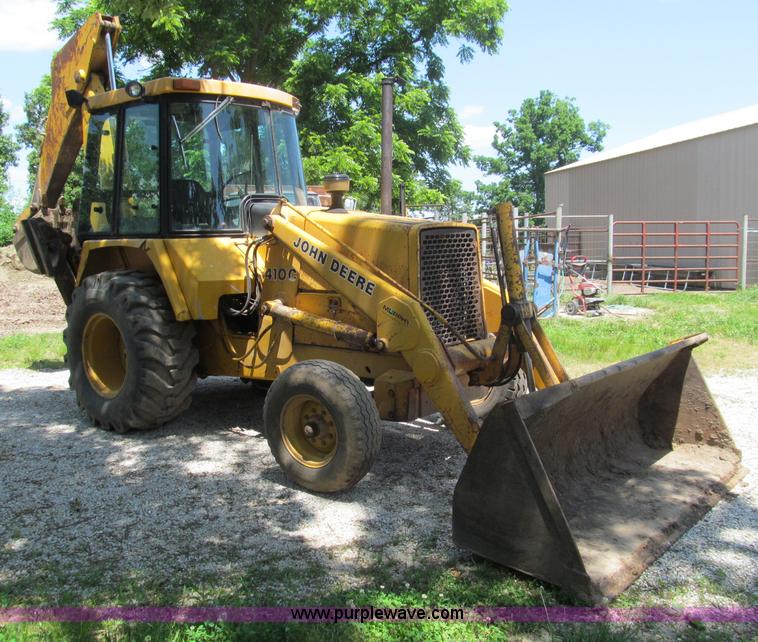 image for item D3279 1986 John Deere 410C backhoe