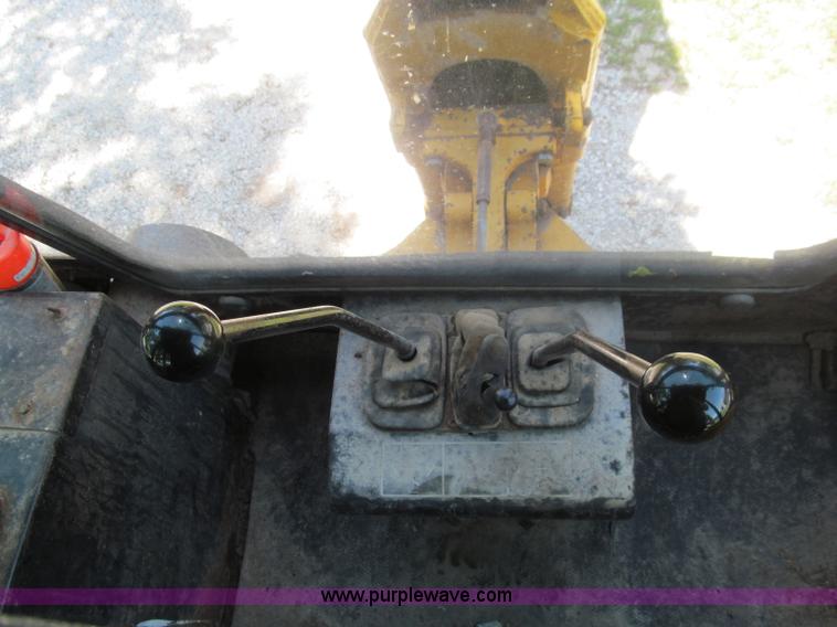 image for item D3279 1986 John Deere 410C backhoe