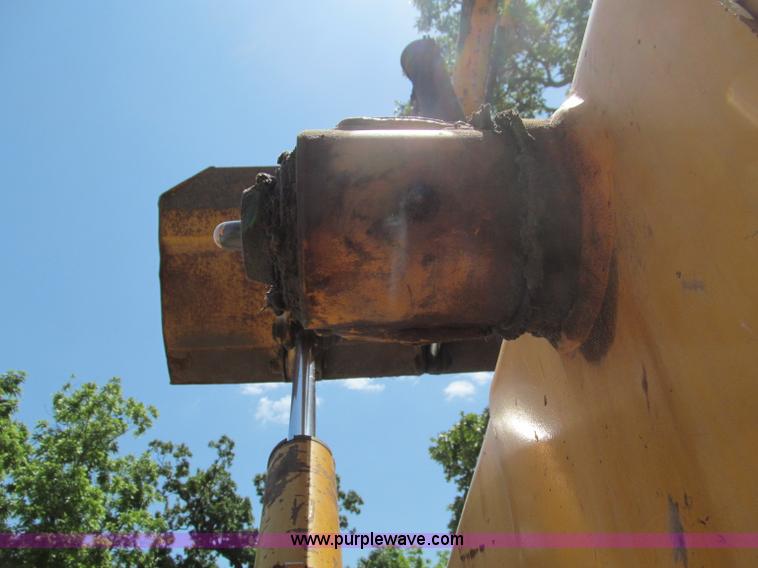 image for item D3279 1986 John Deere 410C backhoe