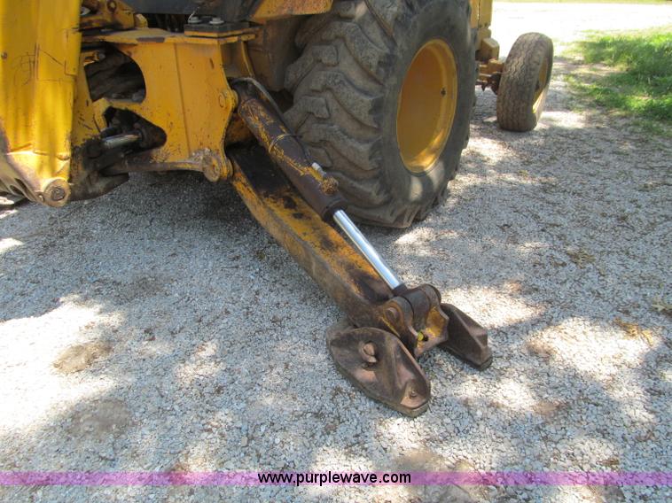 image for item D3279 1986 John Deere 410C backhoe