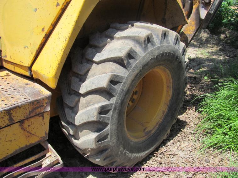 image for item D3279 1986 John Deere 410C backhoe