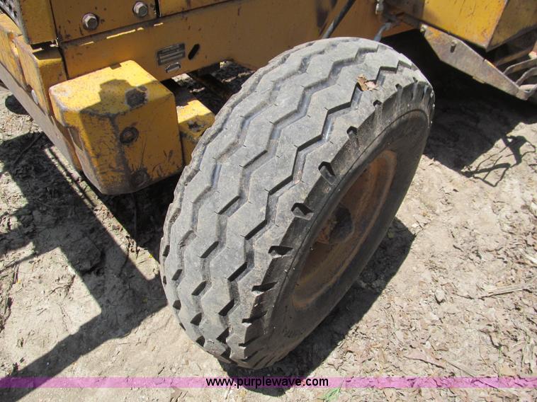 image for item D3279 1986 John Deere 410C backhoe