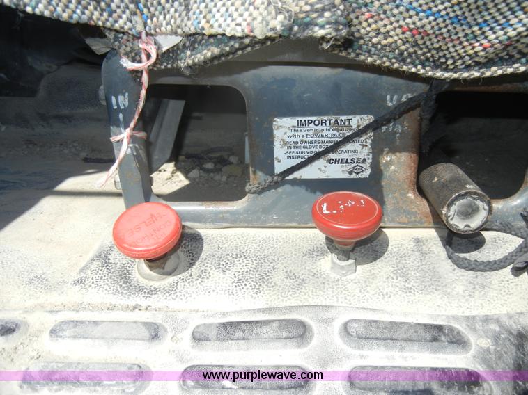 image for item D4117 1998 GMC C6500 flatbed truck