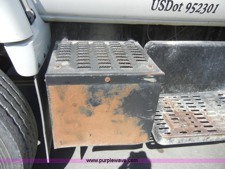 image for item D4117 1998 GMC C6500 flatbed truck