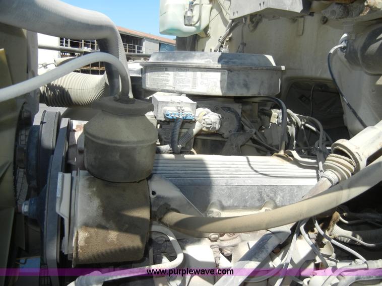 image for item D4117 1998 GMC C6500 flatbed truck