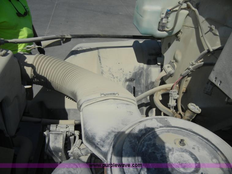 image for item D4117 1998 GMC C6500 flatbed truck