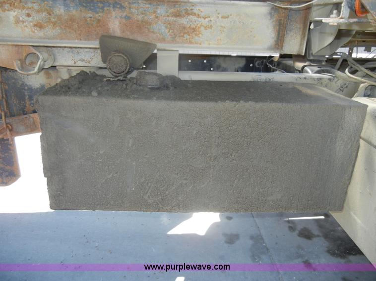 image for item D4117 1998 GMC C6500 flatbed truck