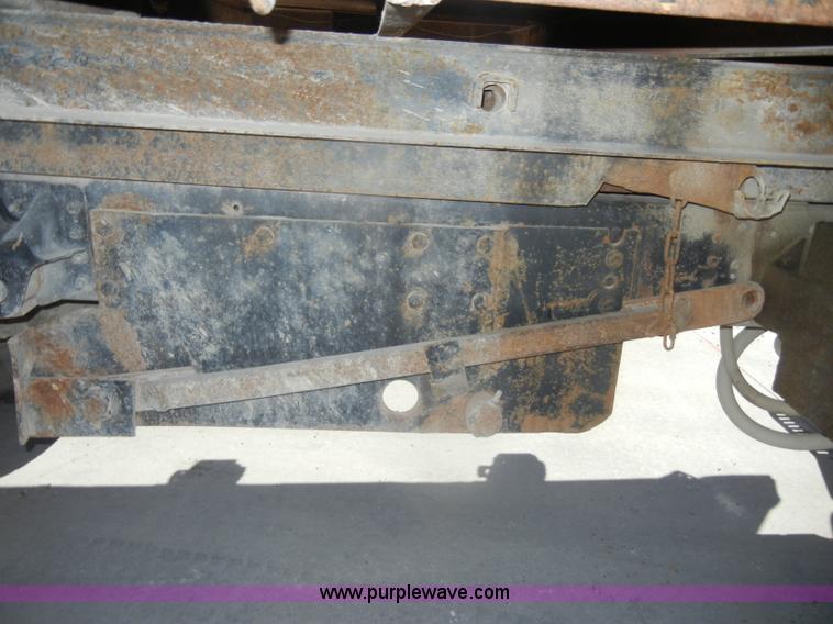 image for item D4117 1998 GMC C6500 flatbed truck