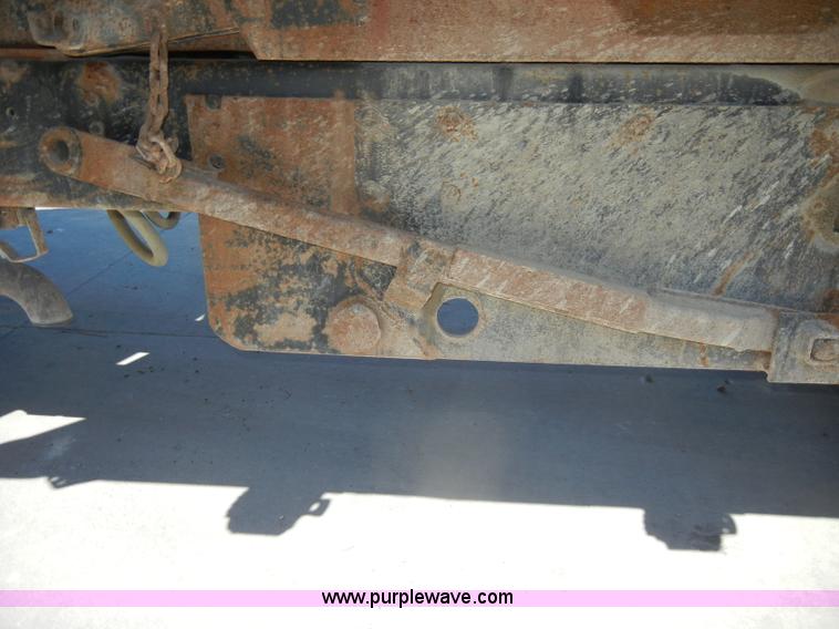 image for item D4117 1998 GMC C6500 flatbed truck