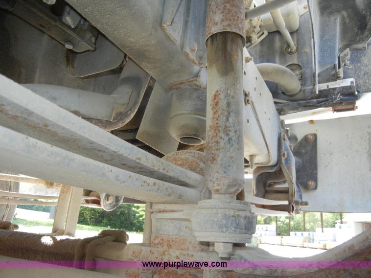 image for item D4117 1998 GMC C6500 flatbed truck