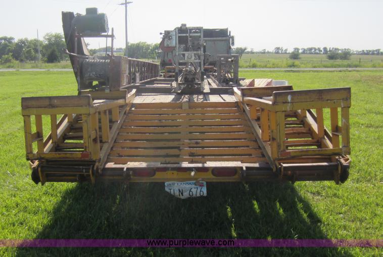image for item D5523 1993 equipment trailer