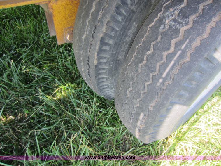 image for item D5523 1993 equipment trailer