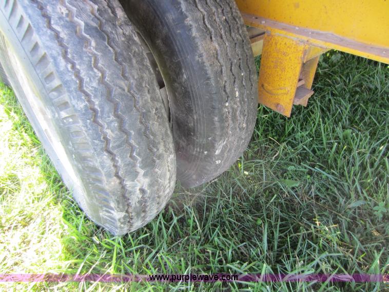 image for item D5523 1993 equipment trailer