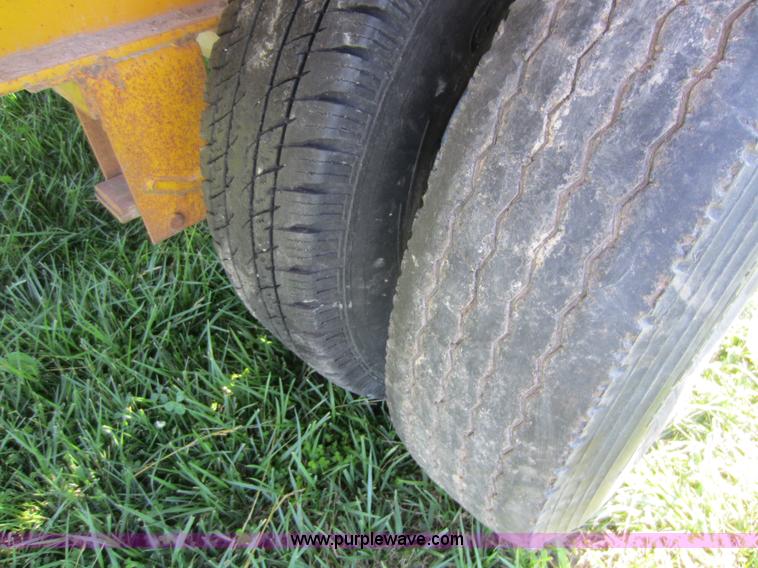 image for item D5523 1993 equipment trailer