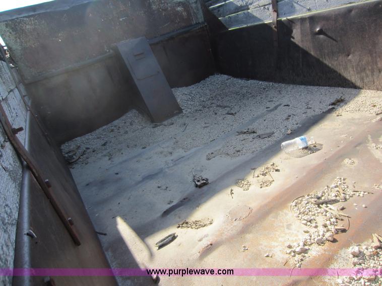 image for item D5524 1971 Ford 6000 dump truck