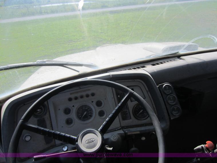 image for item D5524 1971 Ford 6000 dump truck