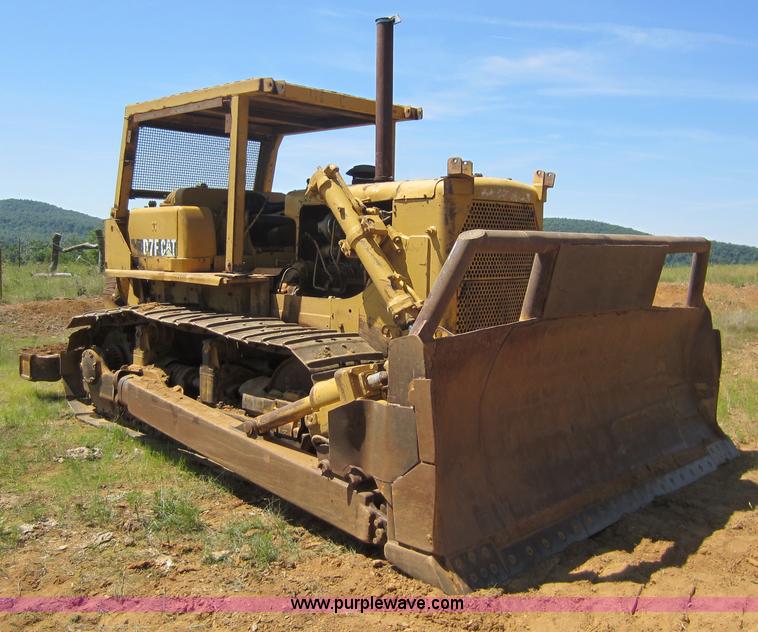 image for item D5527 1973 Caterpillar D7F dozer
