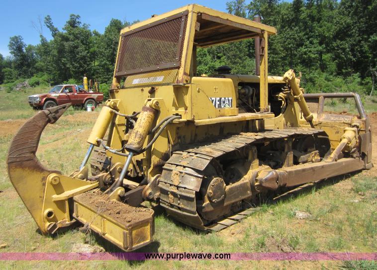 image for item D5527 1973 Caterpillar D7F dozer