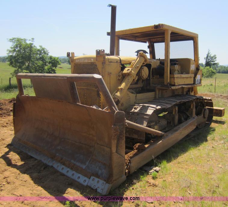 image for item D5527 1973 Caterpillar D7F dozer