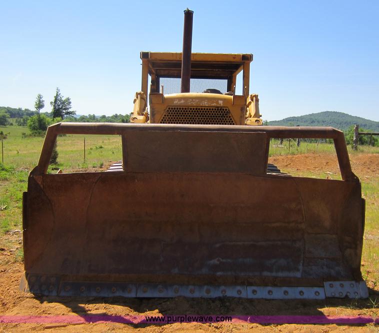 image for item D5527 1973 Caterpillar D7F dozer