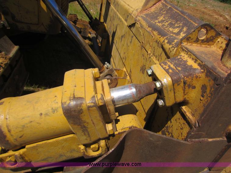 image for item D5527 1973 Caterpillar D7F dozer
