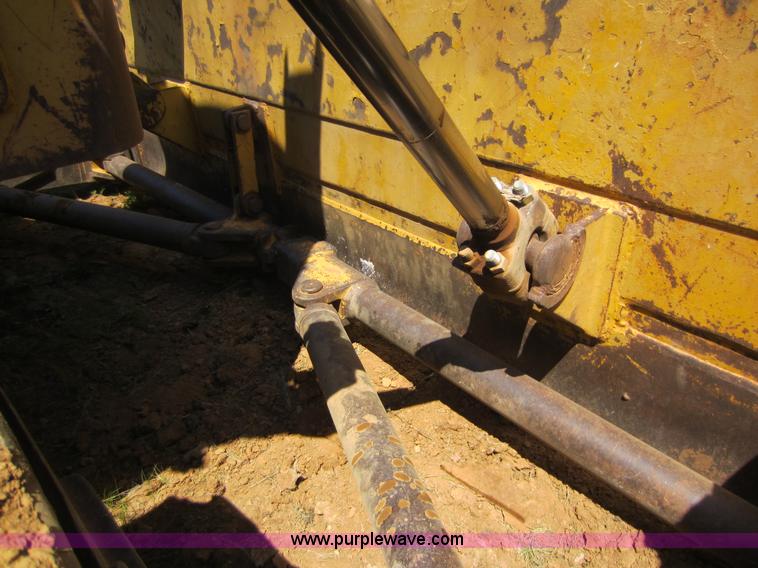 image for item D5527 1973 Caterpillar D7F dozer