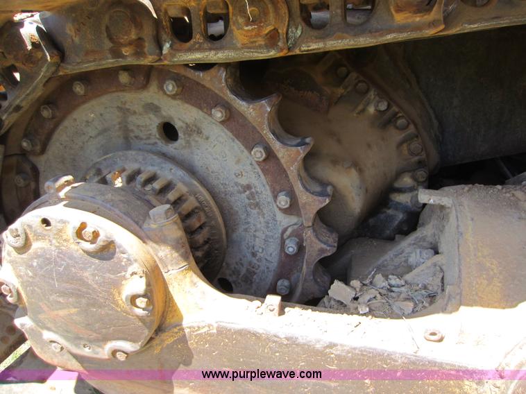 image for item D5527 1973 Caterpillar D7F dozer