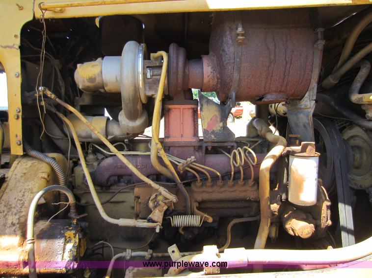 image for item D5527 1973 Caterpillar D7F dozer