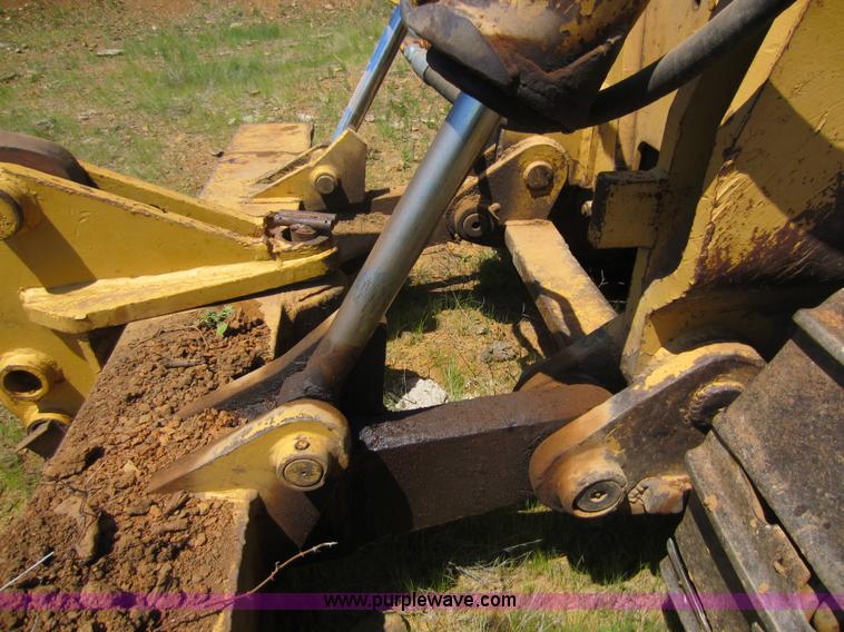 image for item D5527 1973 Caterpillar D7F dozer