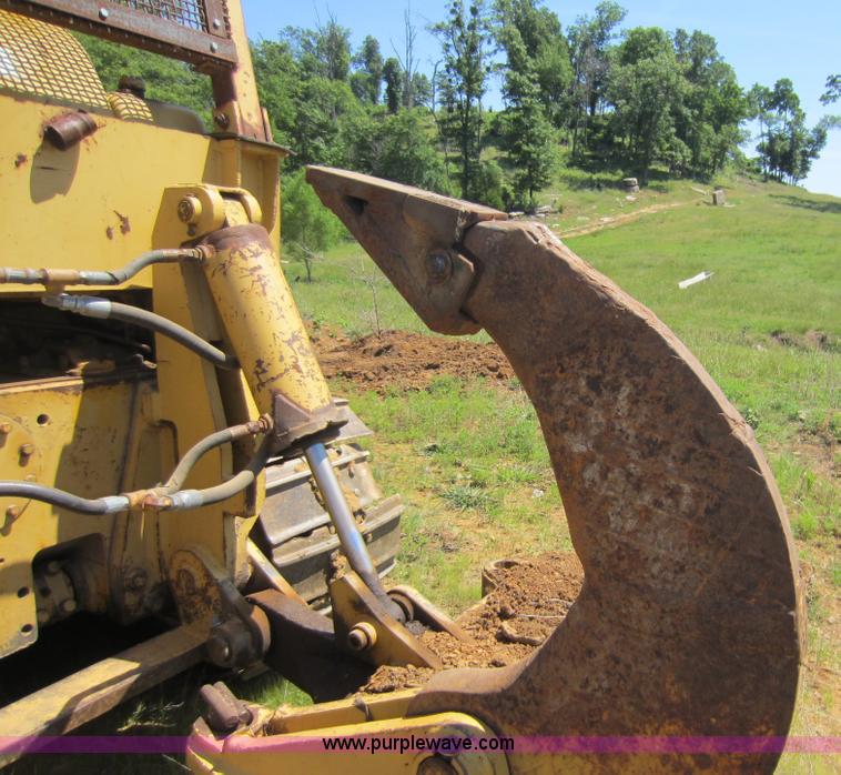 image for item D5527 1973 Caterpillar D7F dozer