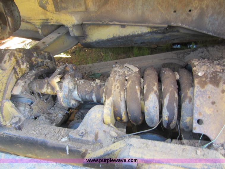 image for item D5527 1973 Caterpillar D7F dozer