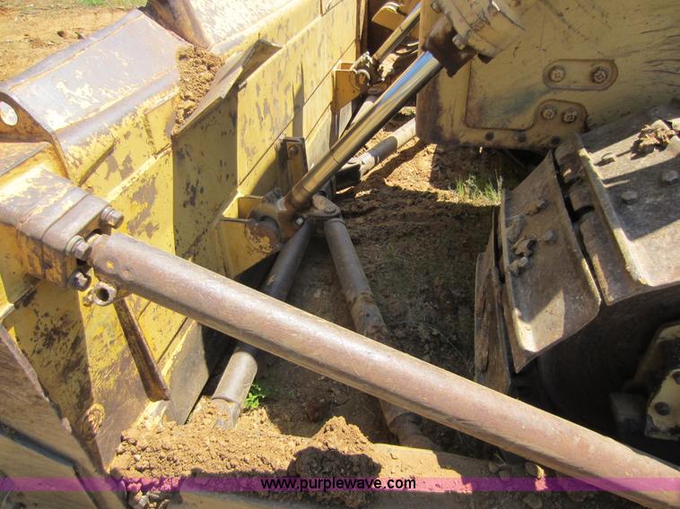 image for item D5527 1973 Caterpillar D7F dozer