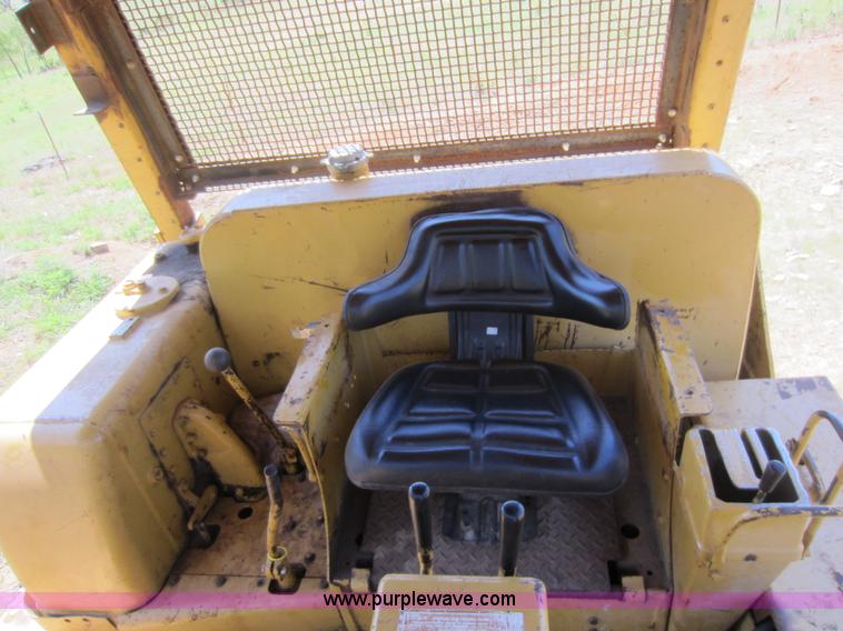 image for item D5527 1973 Caterpillar D7F dozer