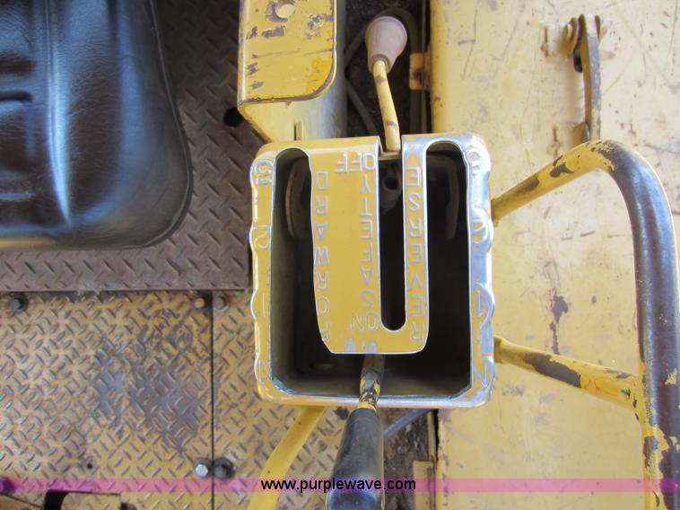 image for item D5527 1973 Caterpillar D7F dozer