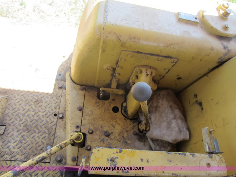 image for item D5527 1973 Caterpillar D7F dozer