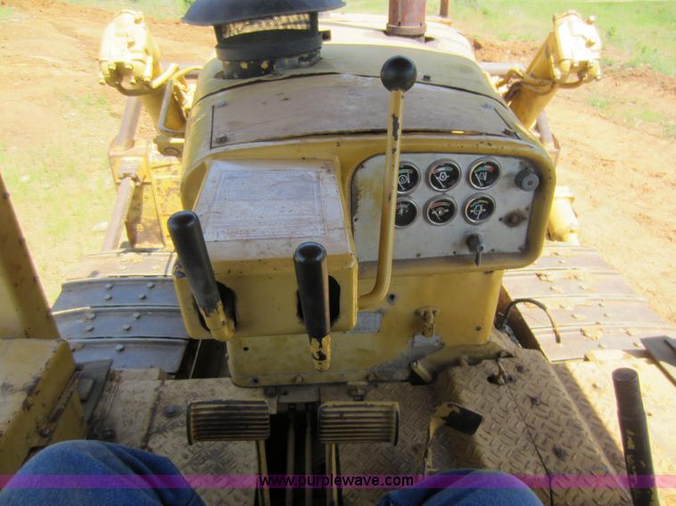 image for item D5527 1973 Caterpillar D7F dozer