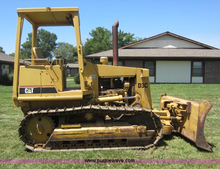 image for item D5541 1989 Caterpillar D3C dozer