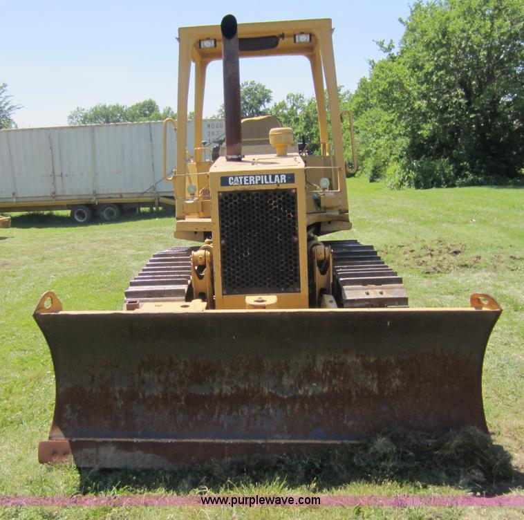 image for item D5541 1989 Caterpillar D3C dozer