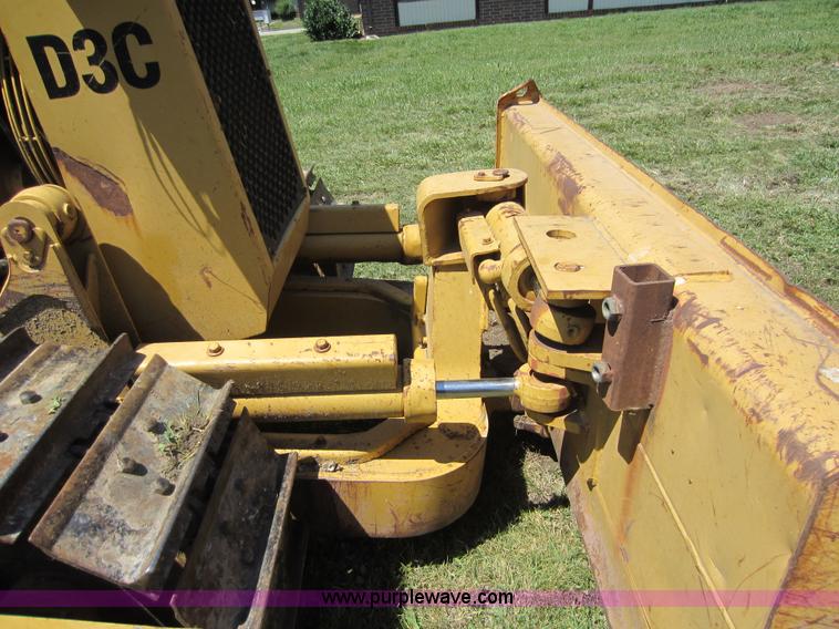 image for item D5541 1989 Caterpillar D3C dozer