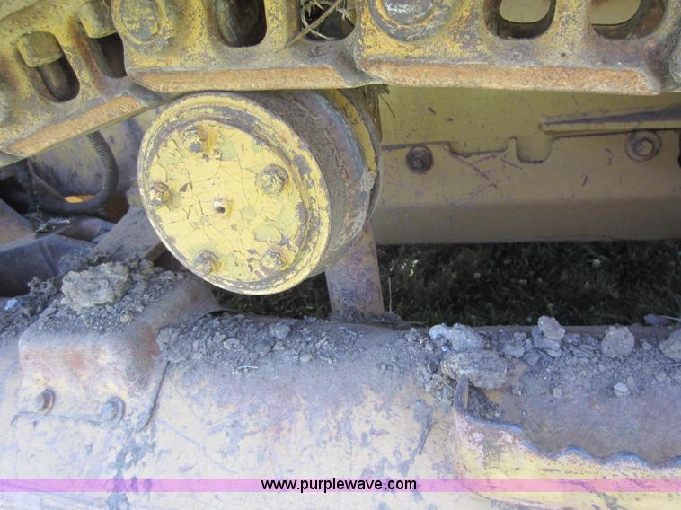 image for item D5541 1989 Caterpillar D3C dozer