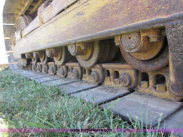 image for item D5541 1989 Caterpillar D3C dozer