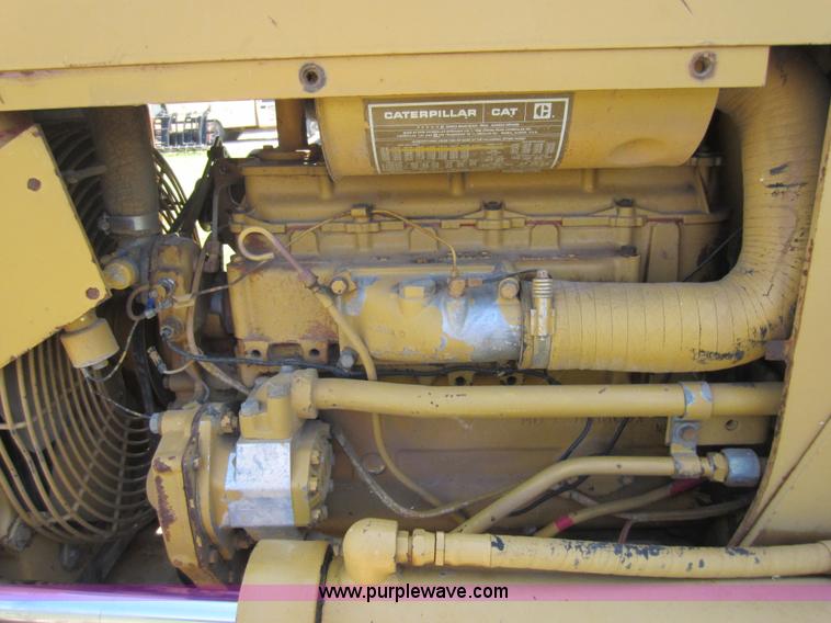 image for item D5541 1989 Caterpillar D3C dozer