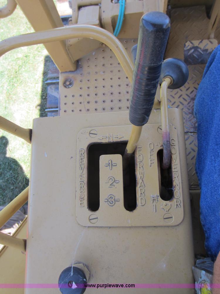 image for item D5541 1989 Caterpillar D3C dozer